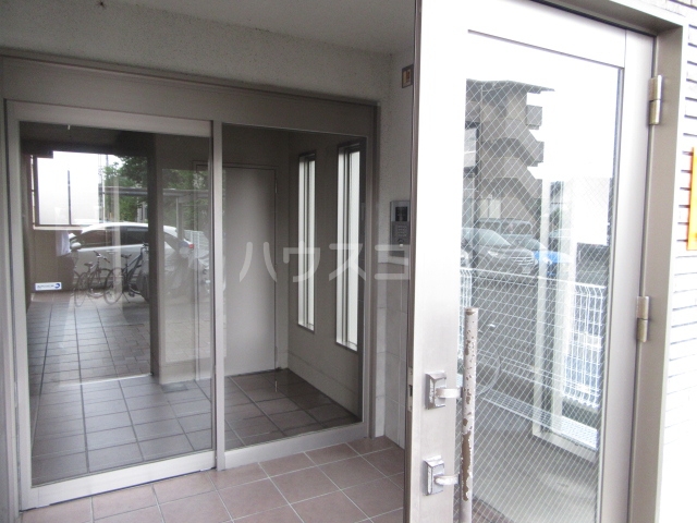 28/30 エントランス