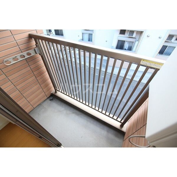 13/23 バルコニー