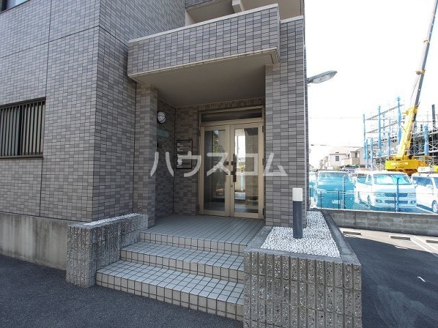 24/30 エントランス
