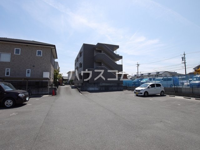 26/30 駐車場