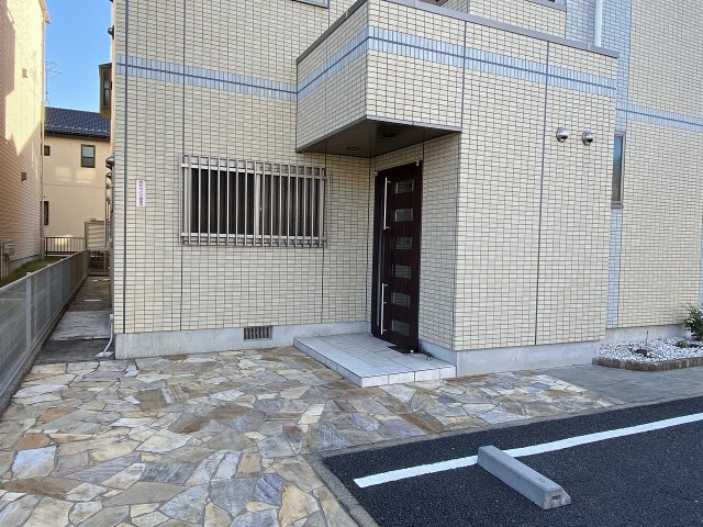 20/29 エントランス
