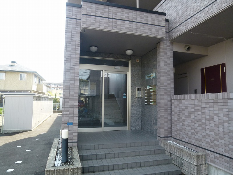 21/30 エントランス