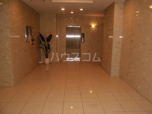 21/29 エントランス