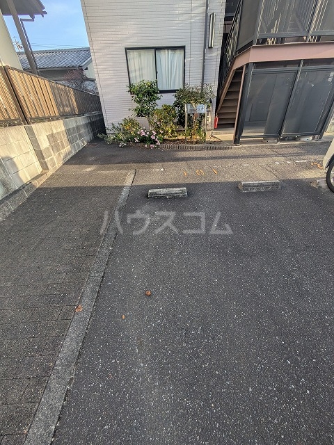 2/4 駐車場