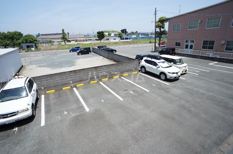 2/5 駐車場