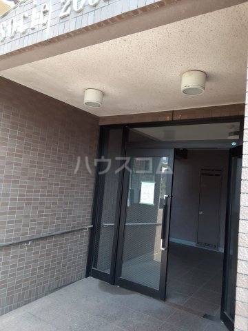 18/21 エントランス