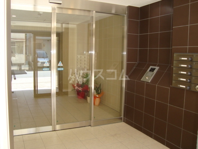 15/19 エントランス