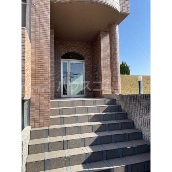 20/26 エントランス