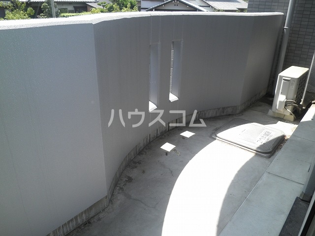 18/27 駐車場