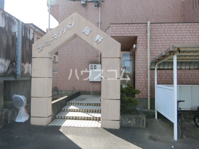 18/27 エントランス