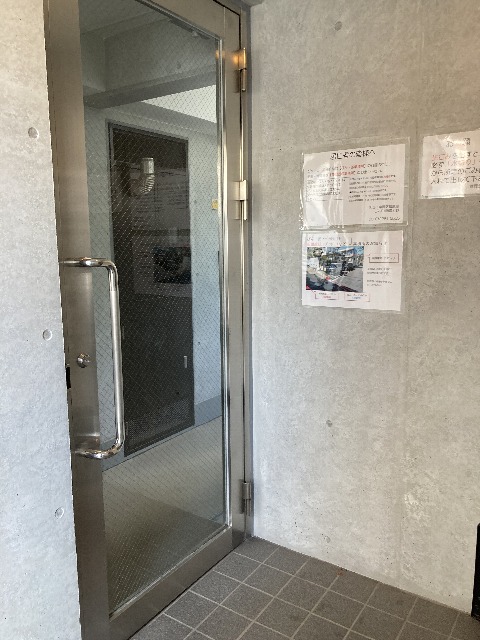 22/30 エントランス