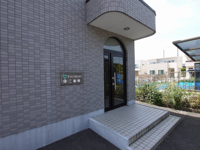 13/22 エントランス