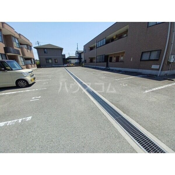 17/27 駐車場