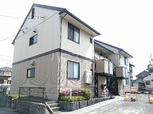 18/27 エントランス