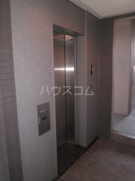 22/30 エントランス