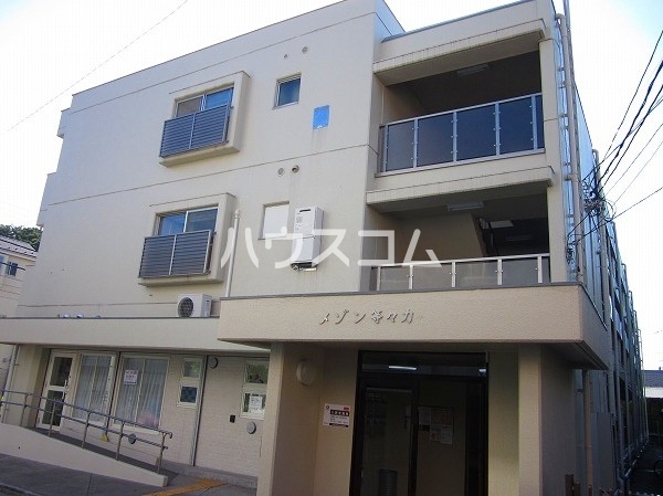 18/26 エントランス