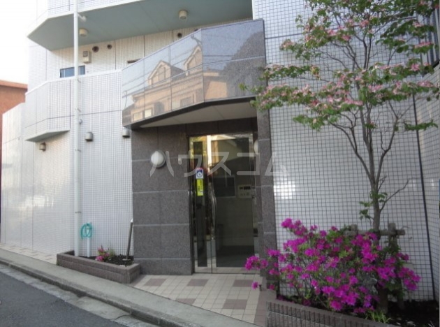 18/24 エントランス