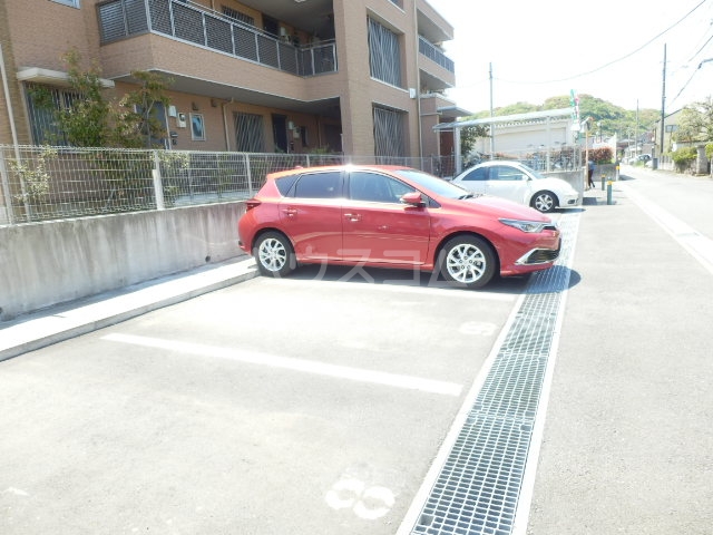 20/28 駐車場