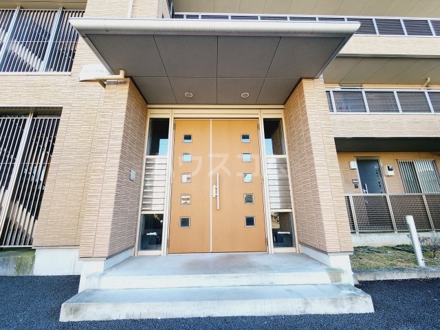 19/26 エントランス