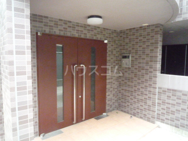 21/28 エントランス