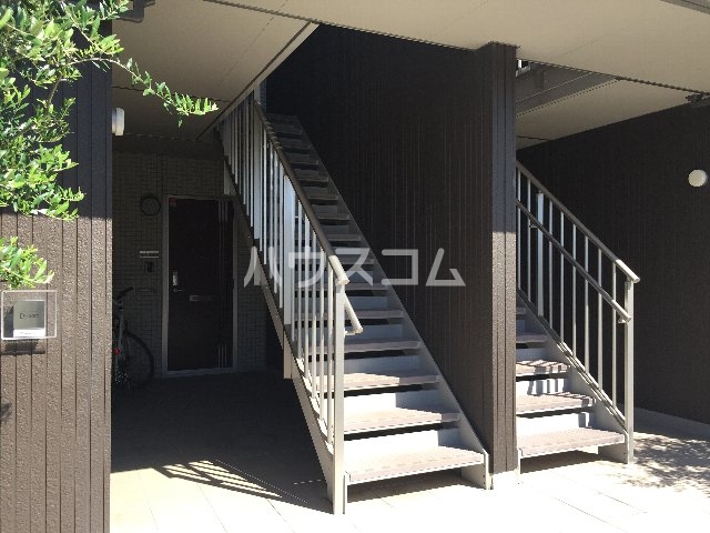 18/29 エントランス