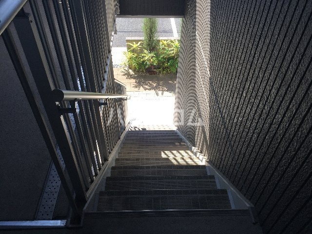 19/29 エントランス