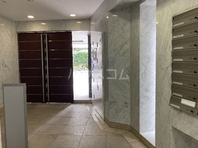 2/3 エントランス