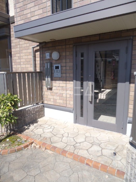 17/19 エントランス