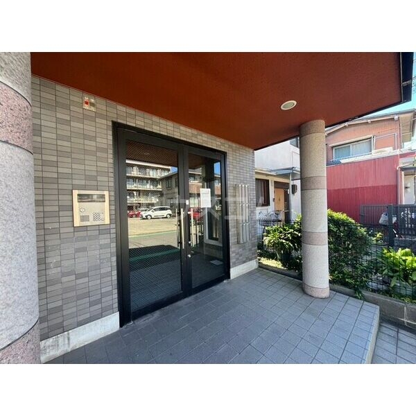 13/20 エントランス