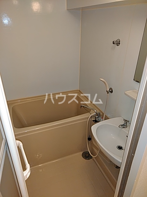 16/30 浴室