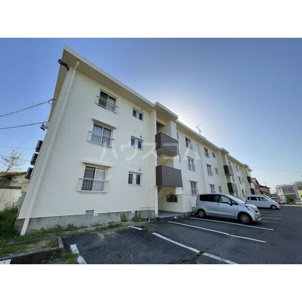 24/30 エントランス