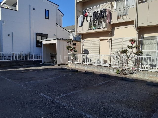 2/3 駐車場