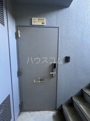 16/25 エントランス