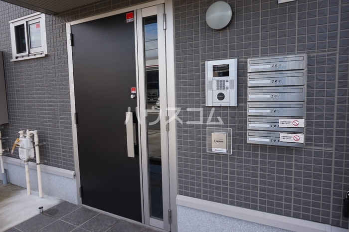 20/23 エントランス