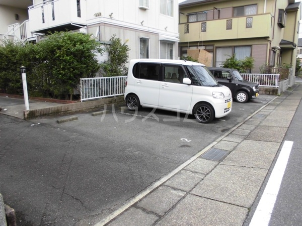 22/29 駐車場