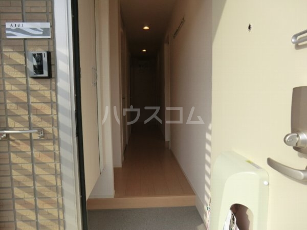 22/23 エントランス