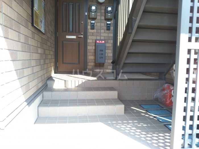 17/23 エントランス