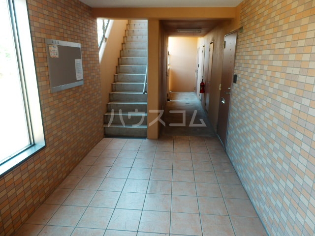 20/30 エントランス