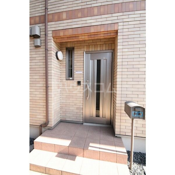 15/22 エントランス