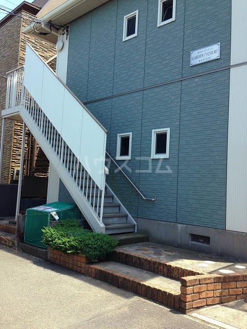 22/30 エントランス