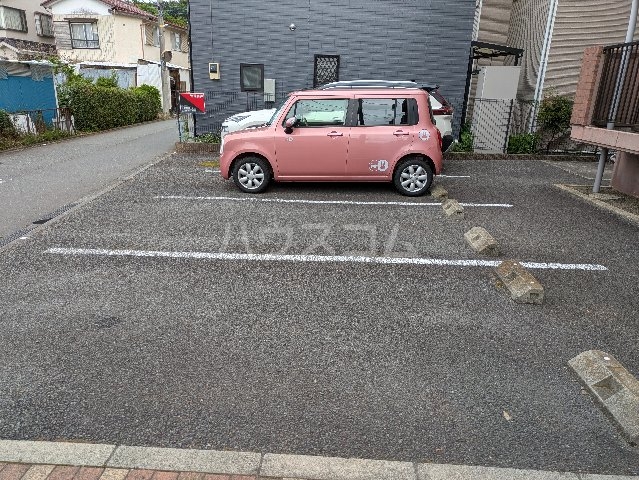 23/30 駐車場