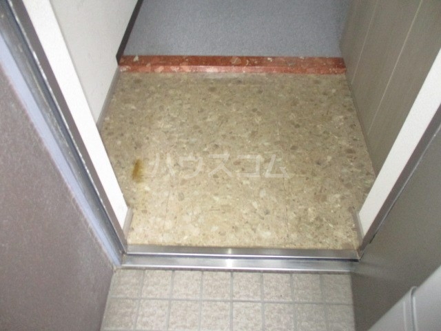 21/27 エントランス