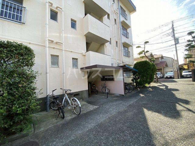 28/30 エントランス