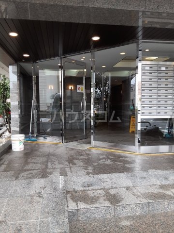 20/30 エントランス