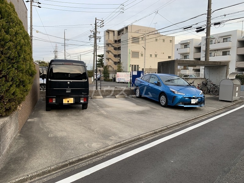 20/28 駐車場