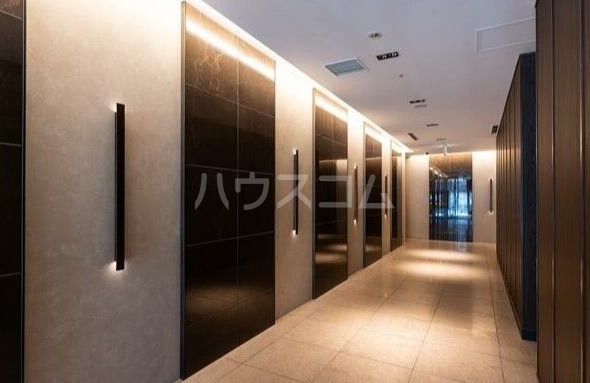 13/22 エントランス