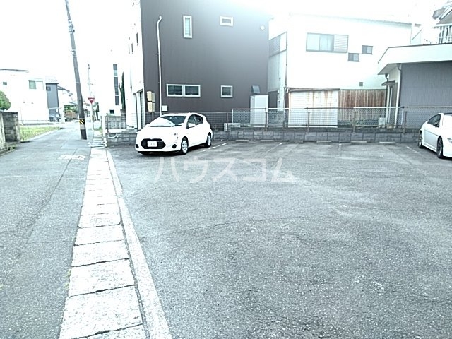 17/25 駐車場