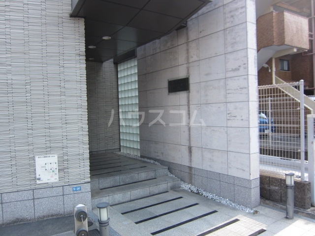 22/29 エントランス