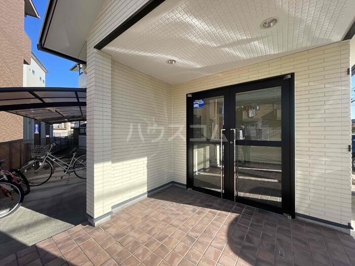 15/26 エントランス