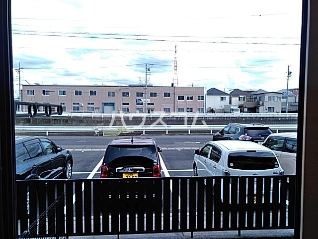 2/5 駐車場